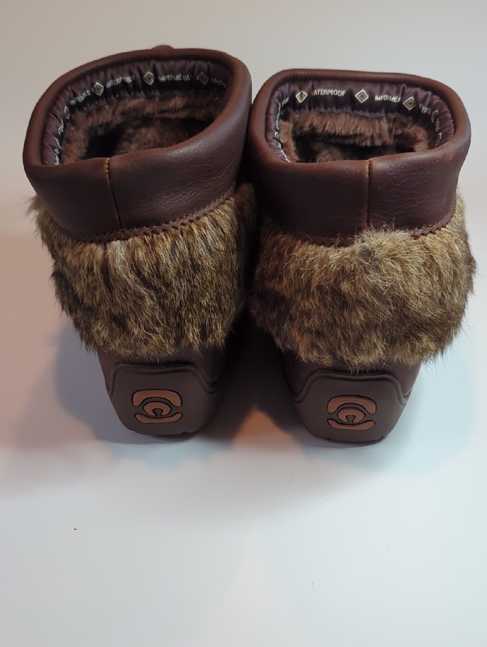 Manitobah Mukluks Size 9 - Picture 5 of 6